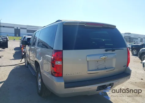 2010 Chevrolet Suburban 1500 Lt1 z USA, uszkodzony, nr VIN 1GNUCJE01AR226009